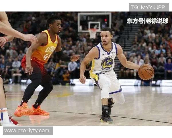 库里谈比赛开局表现不佳并分析队友对场上空间的影响